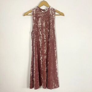Velvet Sleeveless Dress in Pink
